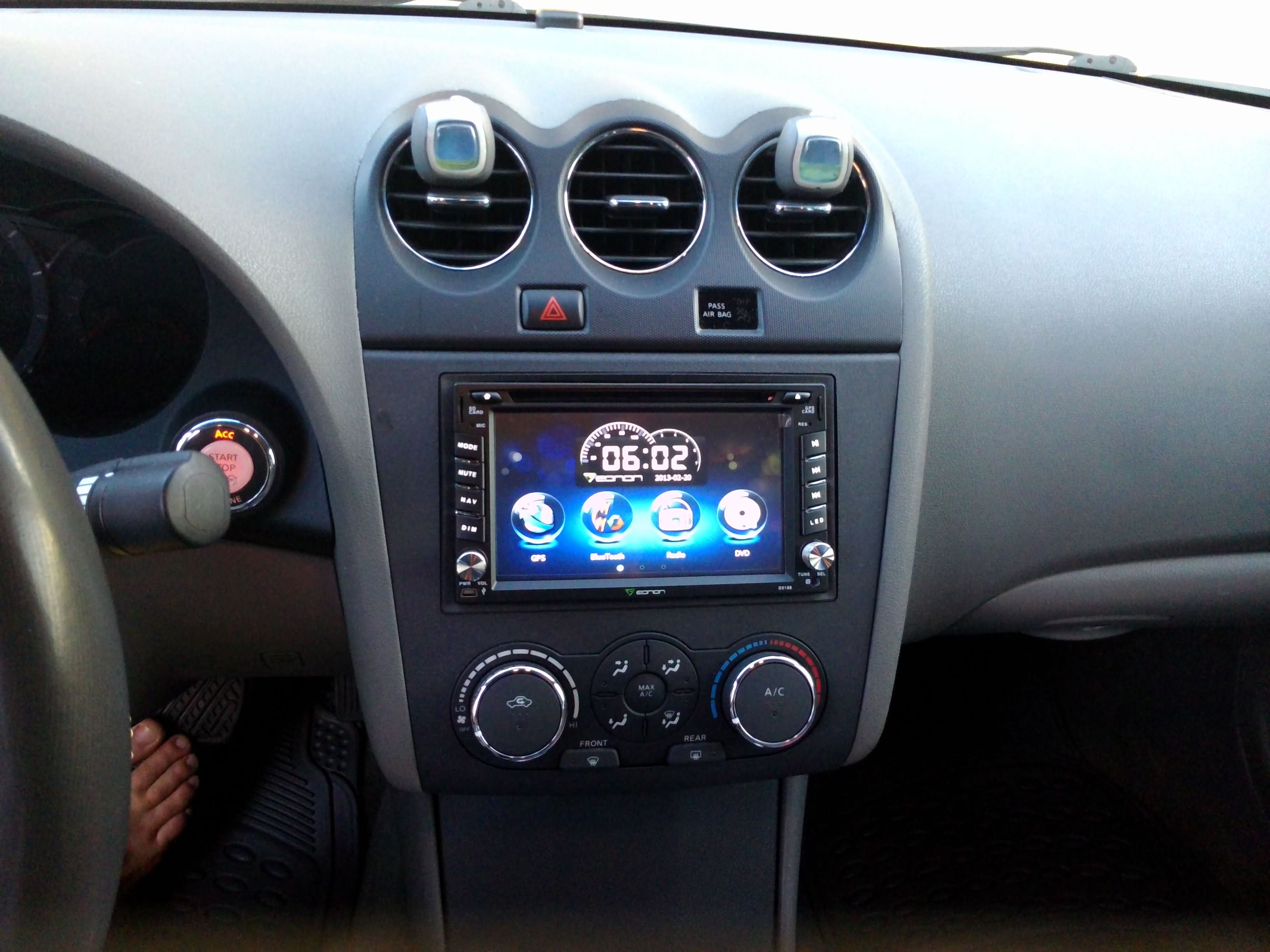 2007 Nissan altima how to connect to aux on radio #7